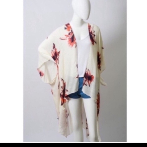 Cream Floral Kimono - Picture 3 of 7